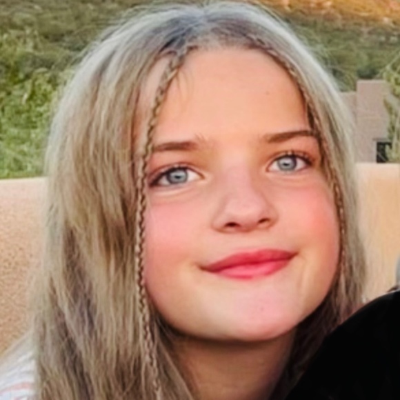 Meet your Posher, Meda - Picture 1 of 1